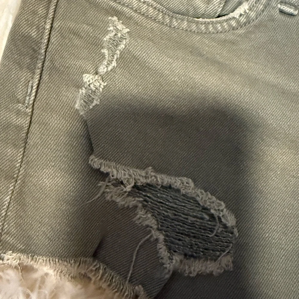 Hudson Kenzie cut off shorts size 26